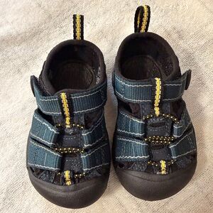 BNWOT - Toddlers’ Newport H2 Keen Shoes